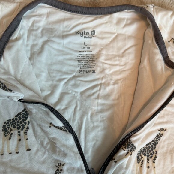 Kyte Baby 1.0 Sleep Bag Walker- Classic Giraffe Print - Picture 3 of 3